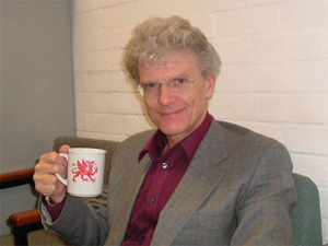 Брайан Дэвис (фото с сайта www.mth.kcl.ac.uk)